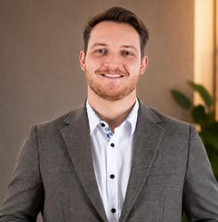 Ricardo Blom, estate agent