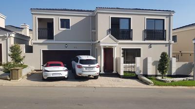 Cluster House For Rent in Craigavon, Sandton