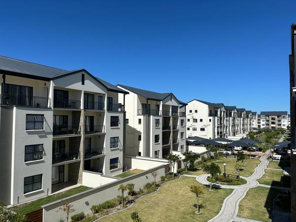 Apartment / Flat For Rent in Sandown, Blouberg