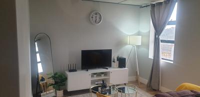 Apartment / Flat For Rent in Pinelands, Cape Town