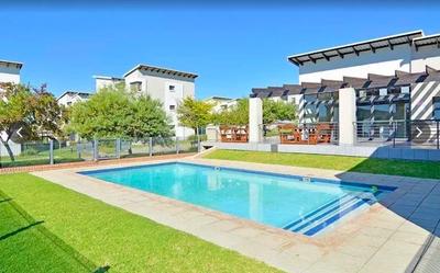Apartment / Flat For Sale in Dainfern, Dainfern