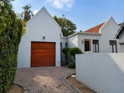 Townhouse For Sale in Magaliessig, Sandton