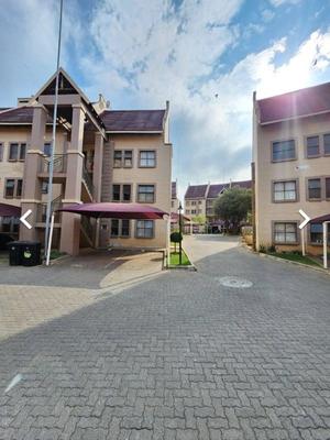 Apartment / Flat For Sale in North Riding AH, Randburg