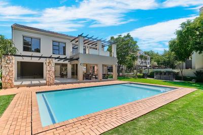 Apartment / Flat For Rent in Paulshof, Sandton