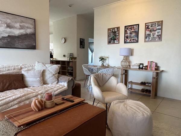 Apartment / Flat For Rent in Sandown, Blouberg
