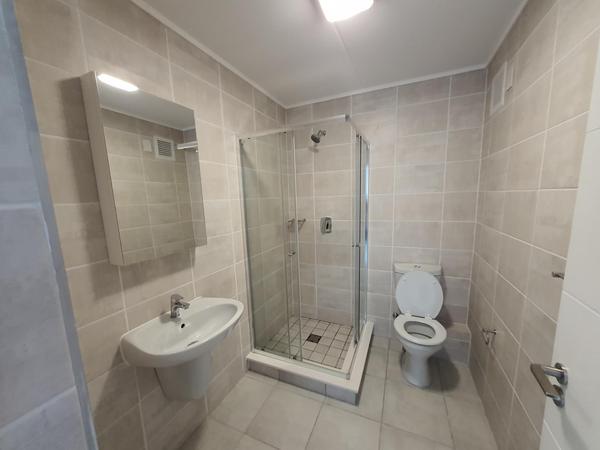 Apartment / Flat For Rent in Gordons Bay, Gordons Bay