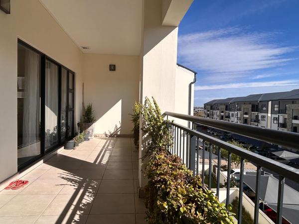 Apartment / Flat For Rent in Sandown, Blouberg
